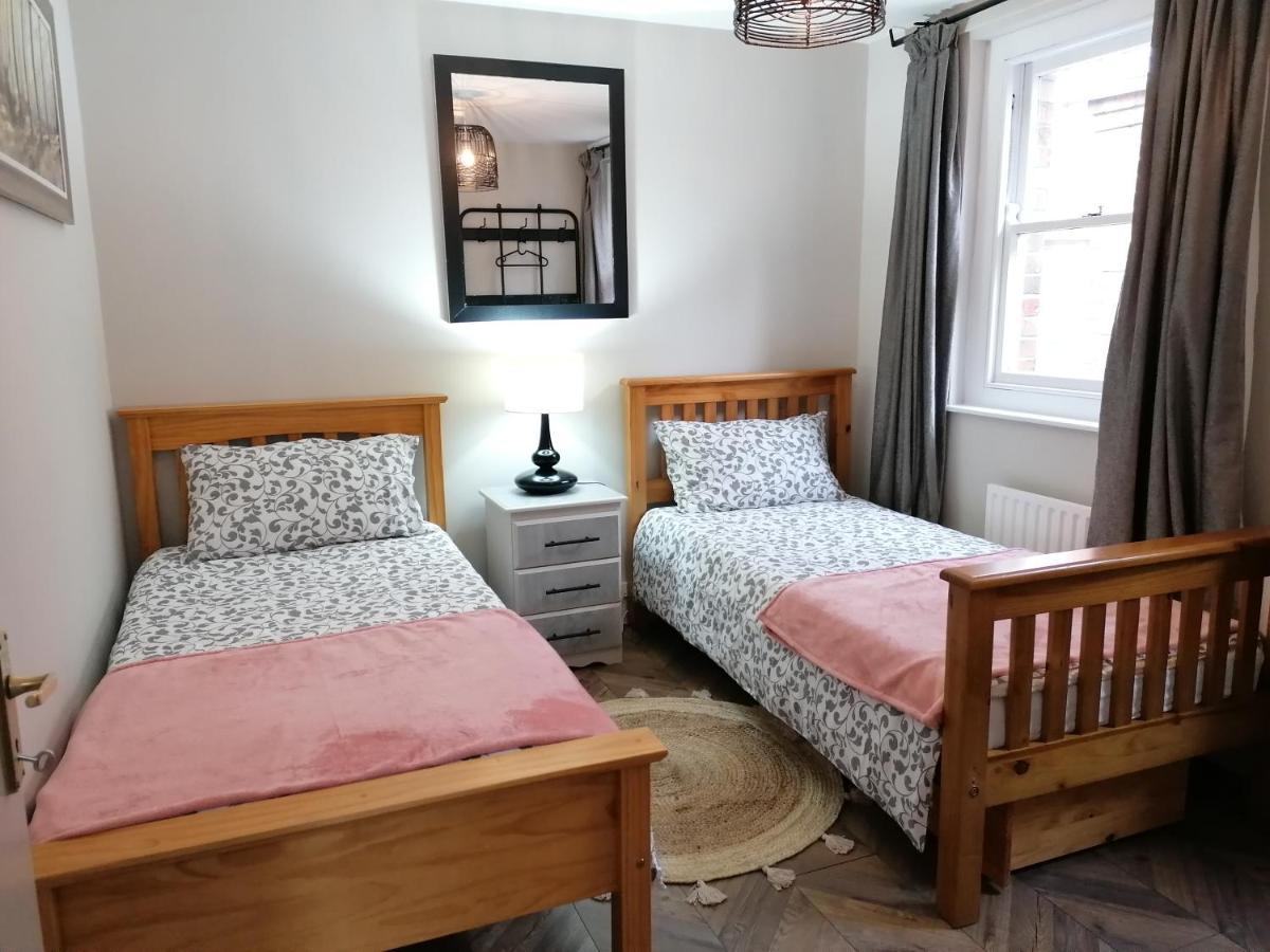 Queens Quarter Holiday Homes (Adults Only) Belfast Extérieur photo