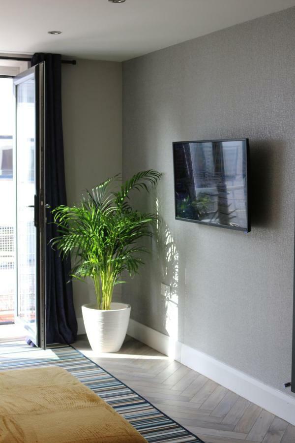 Queens Quarter Holiday Homes (Adults Only) Belfast Extérieur photo