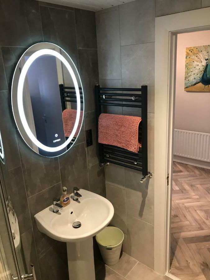 Queens Quarter Holiday Homes (Adults Only) Belfast Extérieur photo